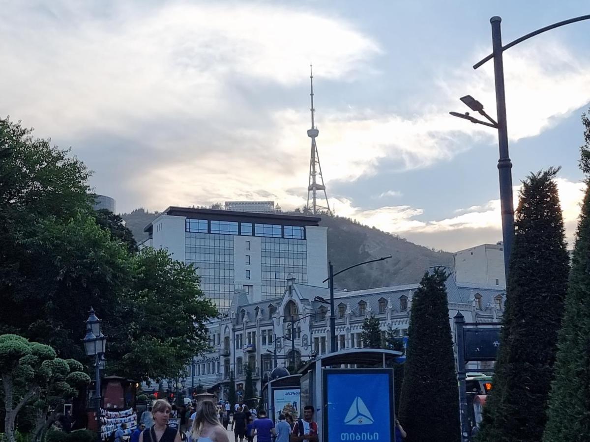 OLD TBILISI Freedom Square, Tbilisi Площадь Свободы Экстерьер фото